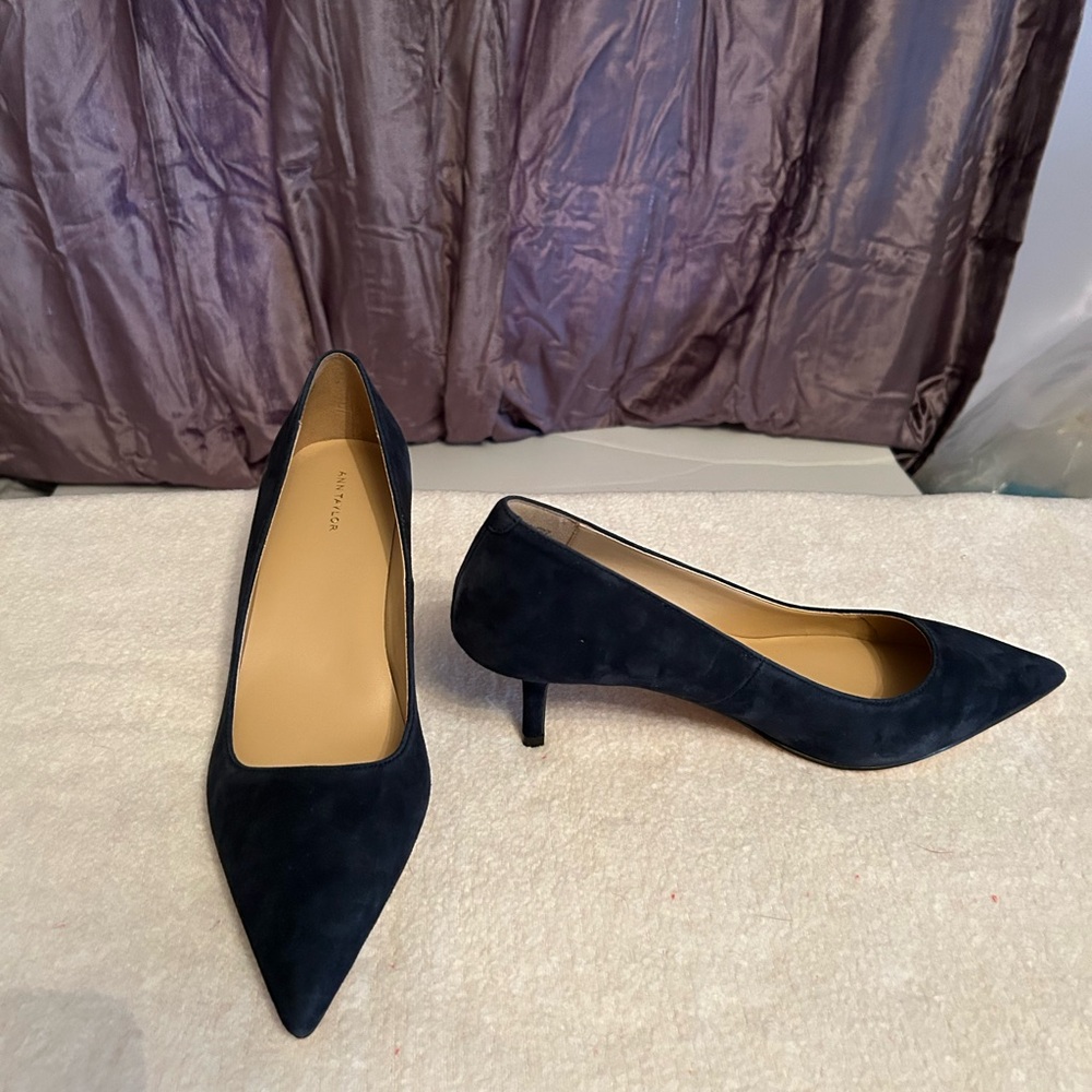 Elegant Black Suede Women's Pumps